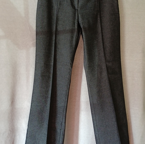 The Limited Stretch Women's  Black Dress Pants Pleated Size 6 Straight Leg. - Picture 5 of 11